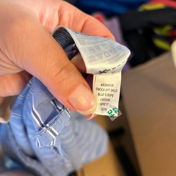 GAP SMOCKED OFF SHOULDER BLOUSE - Picture 3 of 4